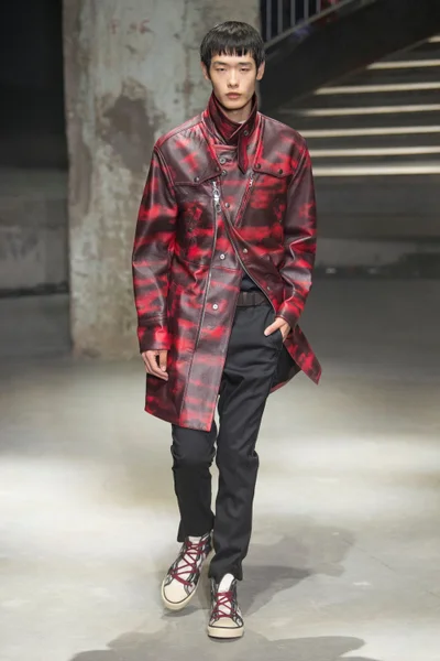 Look 40